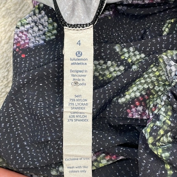 Rare Lululemon Party Onesie Garden Party Smooth Silver Multi Jumpsuit Sz 4 - Picture 10 of 14